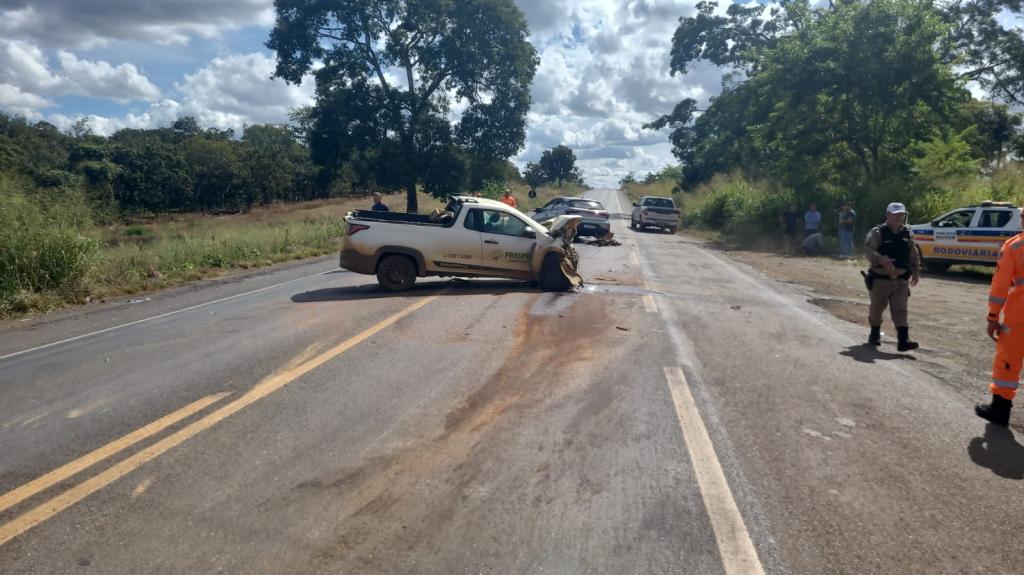 Imagem 2 do post Caminhonete de Patrocínio se envolve em batida frontal na BR-352 e deixa dois feridos